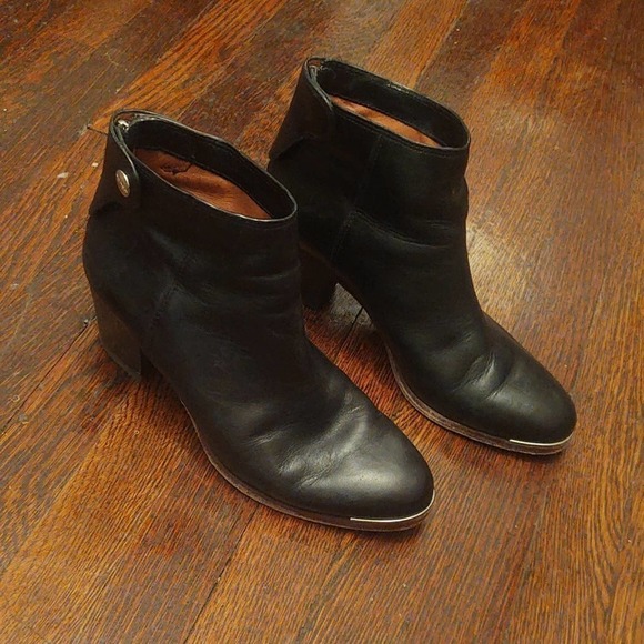 Coach Waldorf Black Heeled Ankle Boots Sz 7.5 - Picture 1 of 9